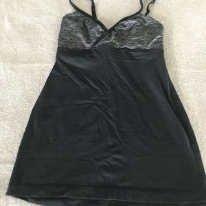 Lululemon exercise tank, size 6. EUC!